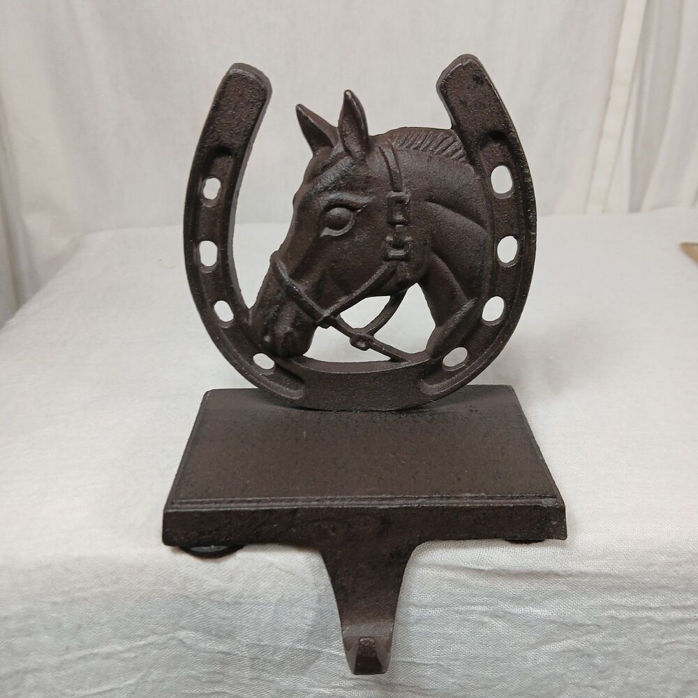 Vintage Cast Iron Horseshoe Christmas Stocking Hanger Mantle/Shelf Sitter Hook